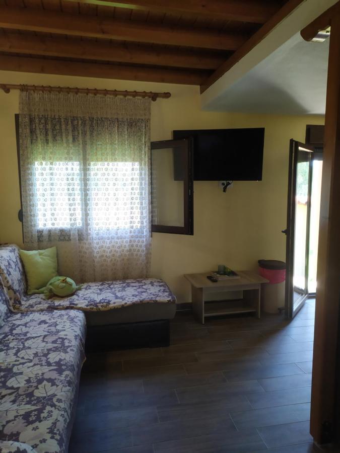 Ioannis Stagkonis House 2 *